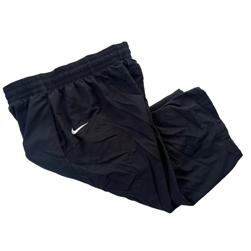 Nike Dri-Fit Womens Med Black White Embroidered Logo Mesh Lined Capri Sweatpants